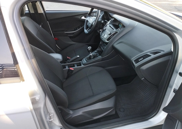 Ford Focus cena 40467 przebieg: 127000, rok produkcji 2018 z Niemcza małe 704